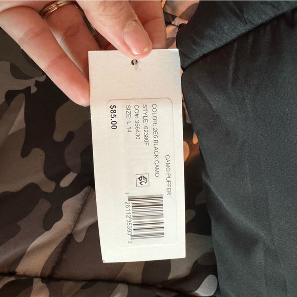 S. Rothschild Black Camo Puffer size 14 new with tags - Picture 3 of 3